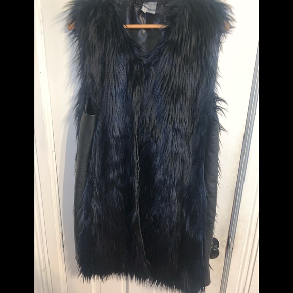 H & M Divided Fur Vest - Picture 2 of 4